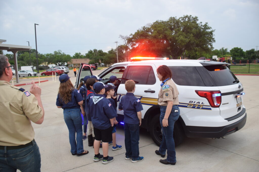 Pack 976 takes a closer look at one of the Bryan, TX Police vehicles